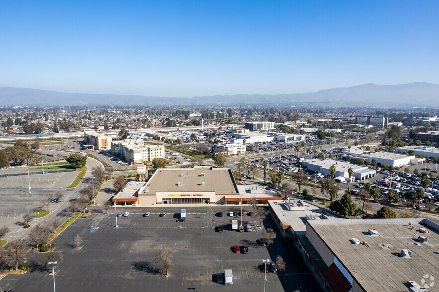 More Photos Of , Newark General Retail For Sale