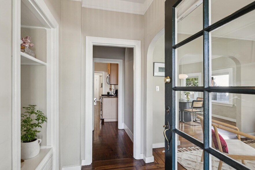 More Photos Of 449 37th St, Oakland Apartments For Sale