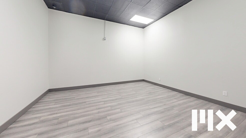 More Photos Of 3220 Bay Rd, Saginaw Storefront For Sale
