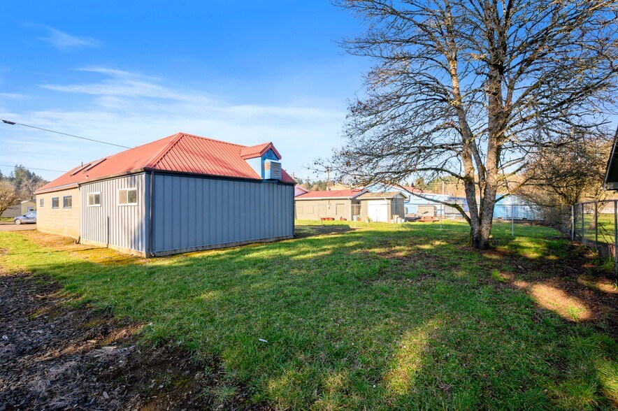 More Photos Of 212 NE D St, Willamina Food Processing For Sale