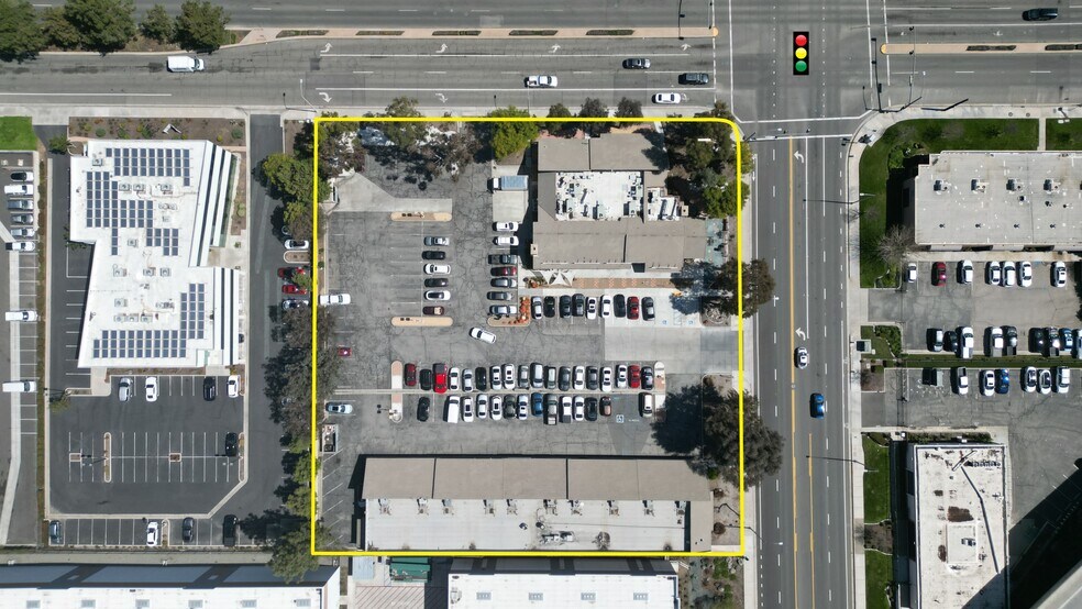 More Photos Of 1725 Spruce St, Riverside Restaurant For Sale