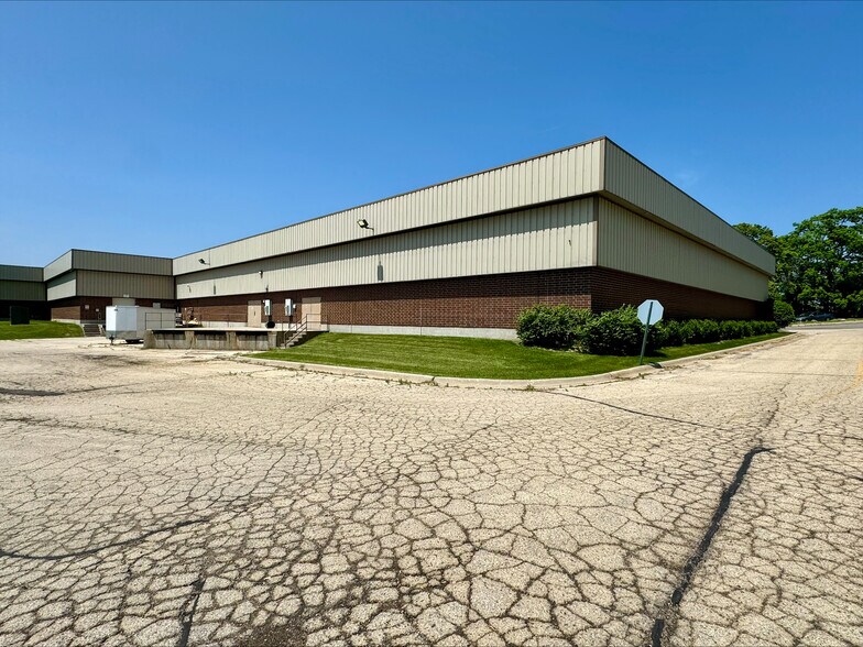 More Photos Of 6663-6669 E State St, Rockford General Retail For Lease