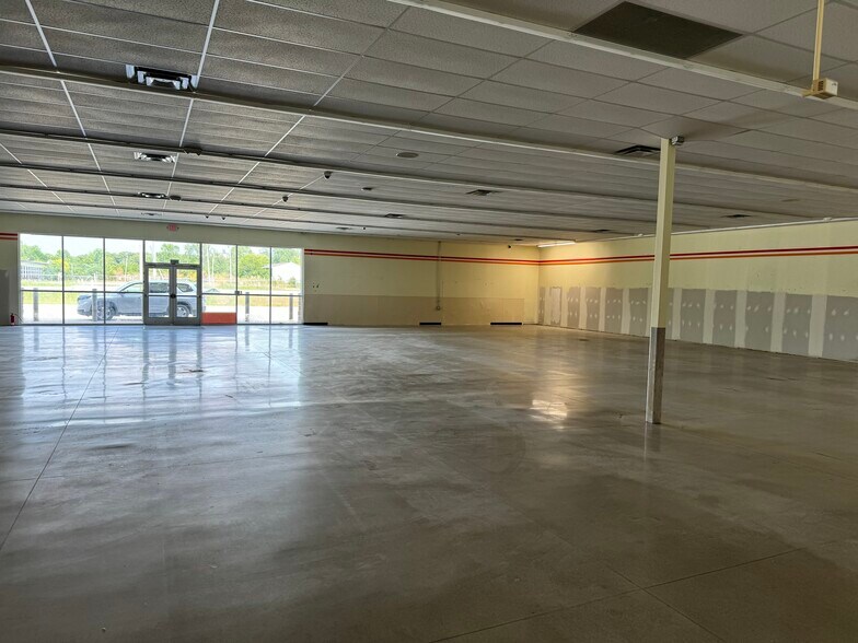 More Photos Of 2101 Central Point Pky, Lima Freestanding For Sale