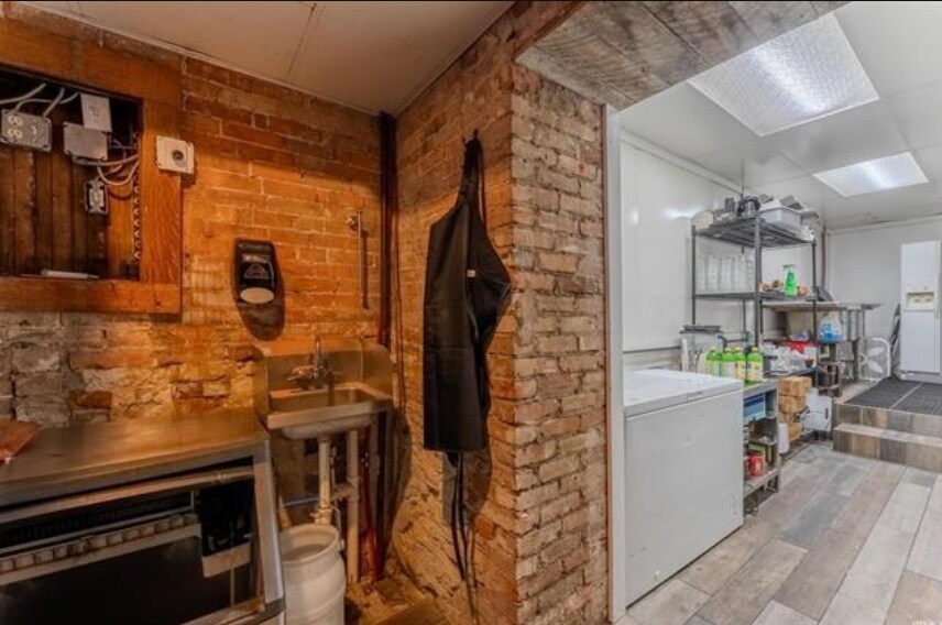 More Photos Of 178 S Wabash St, Wabash Storefront For Sale