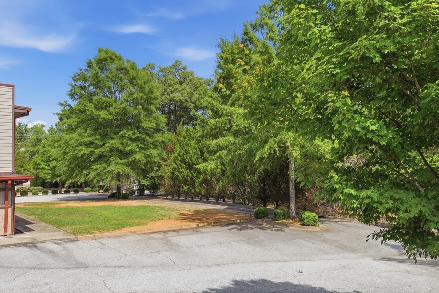 More Photos Of 142 Mall Connector Rd, Greenville Land For Sale