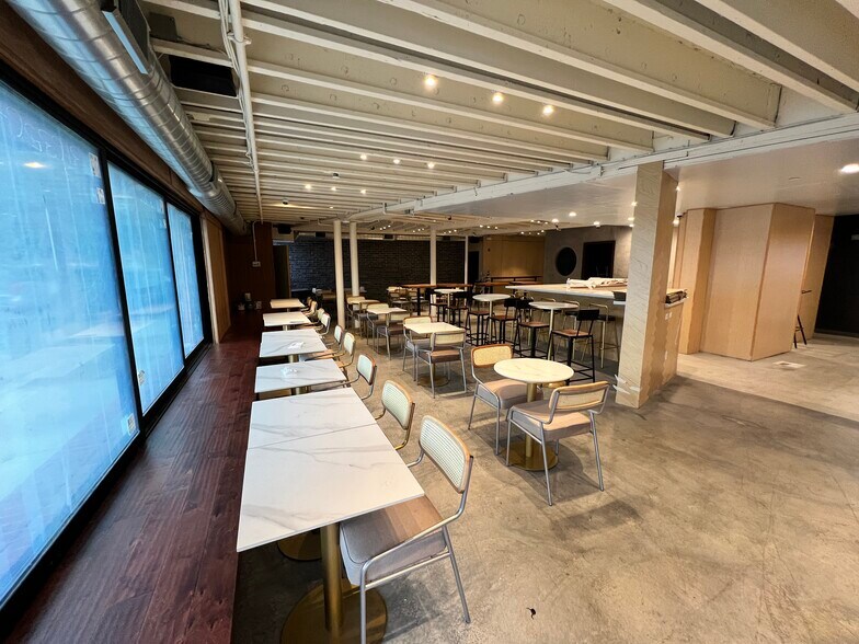 More Photos Of 7341 E 6th Ave, Scottsdale Restaurant For Sale