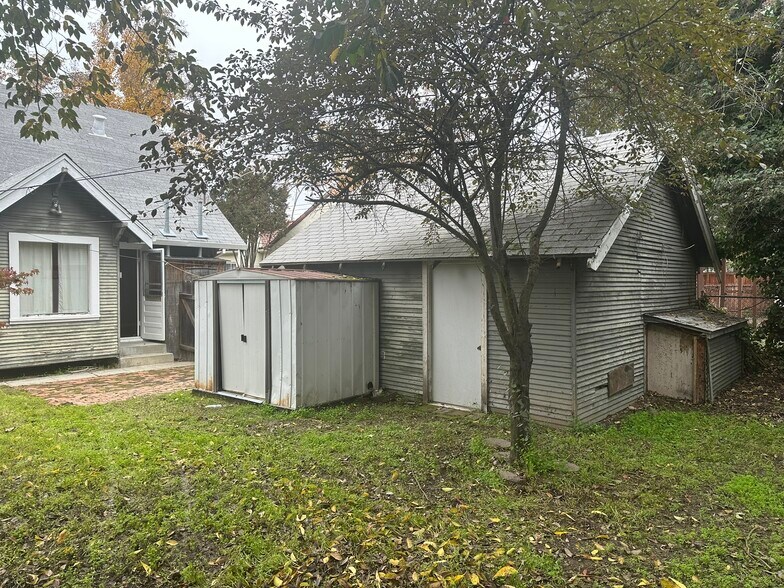 More Photos Of 150 W Stadium Dr, Stockton Apartments For Sale