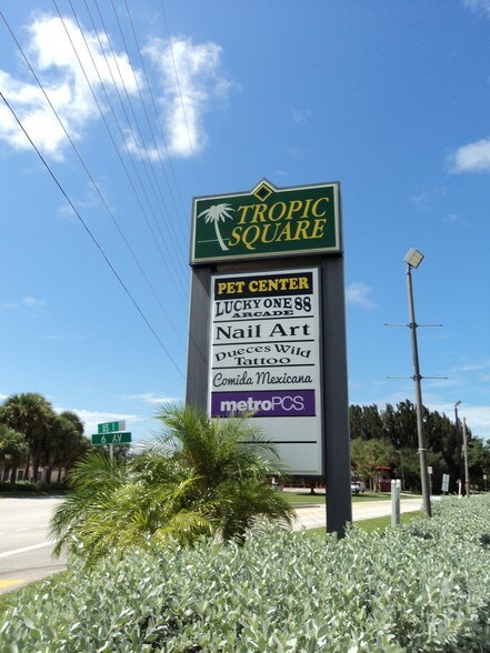 More Photos Of 600 6th Ave, Vero Beach Storefront For Lease
