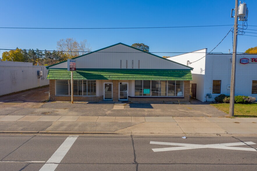More Photos Of 5213 W Broadway Ave, Minneapolis Auto Dealership For Lease