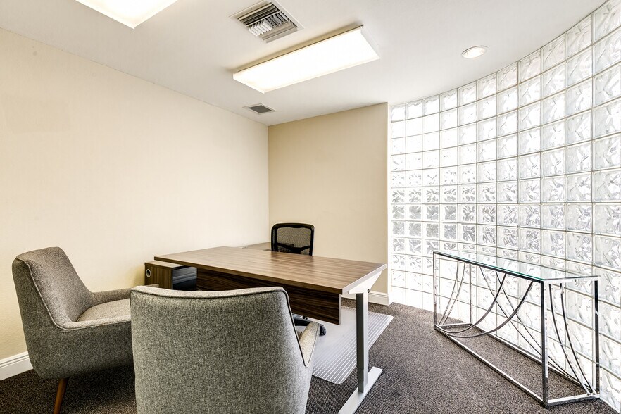 More Photos Of 611 NE 13th St, Fort Lauderdale Loft Creative Space For Lease