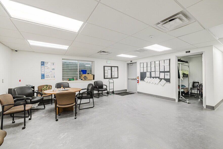 More Photos Of 1120 Hacienda Ranch Rd, Wells Truck Terminal For Lease