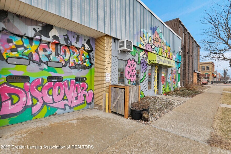 More Photos Of 1023-1027 S Washington Ave, Lansing General Retail For Sale