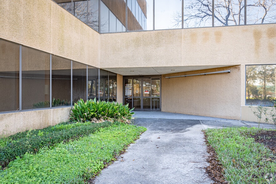 More Photos Of 1140 Cypress Station Dr, Houston Medical For Sale