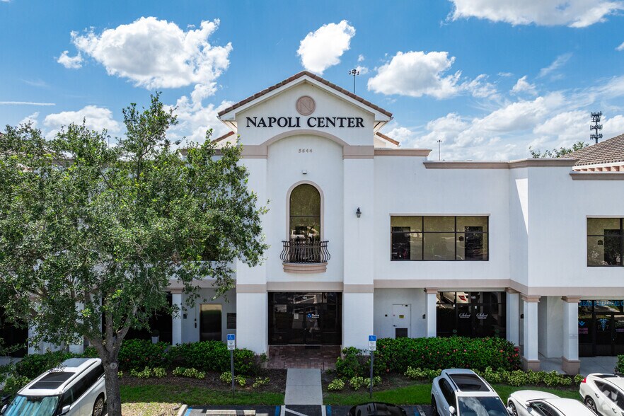 More Photos Of 5644 Tavilla Cir, Naples Office For Lease