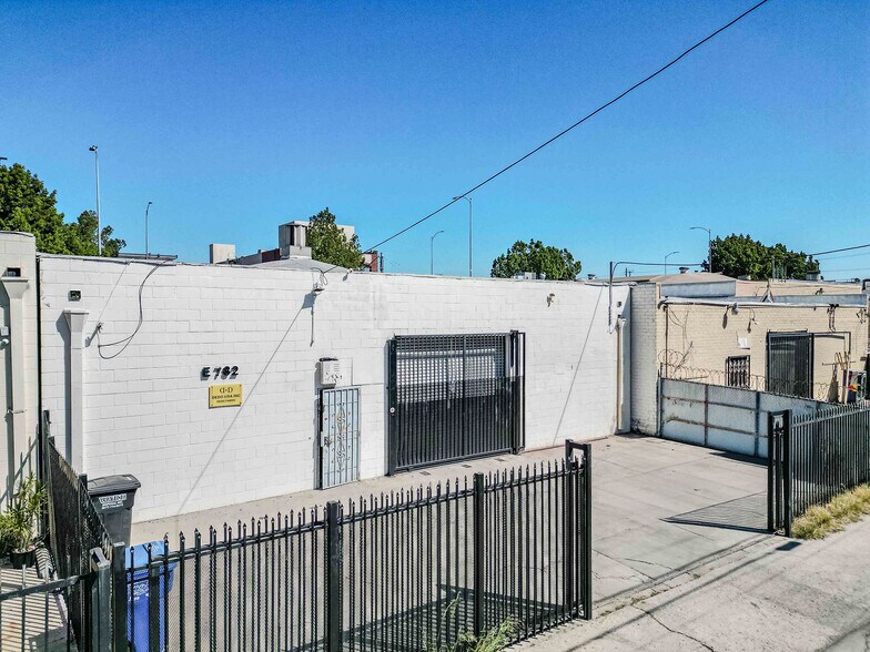 More Photos Of 782 E Washington Blvd, Los Angeles Manufacturing For Lease