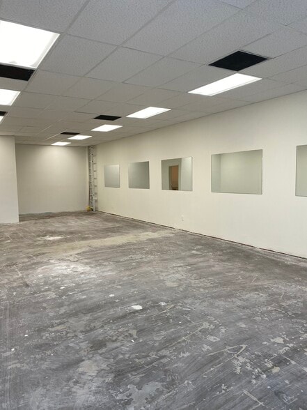 More Photos Of 3253-3255 E South St, Long Beach Storefront Retail Office For Lease