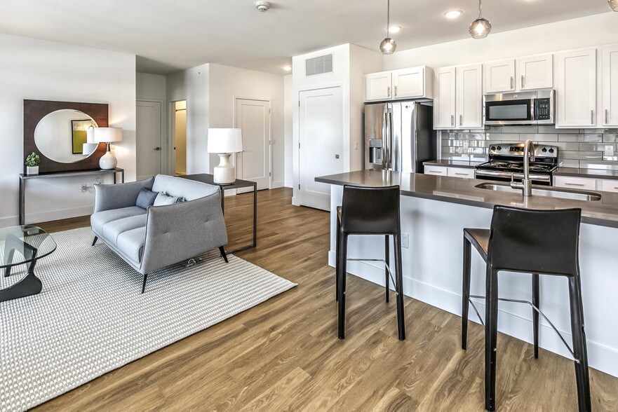 More Photos Of 1415 Cuming St NE, Omaha Apartments For Lease