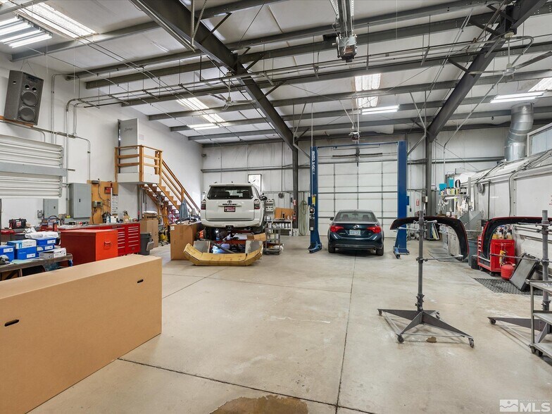 More Photos Of 810 W 6th St, Winnemucca Flex For Sale
