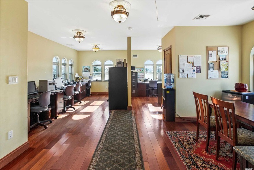 More Photos Of 2041 Park St, Atlantic Beach Loft Creative Space For Lease