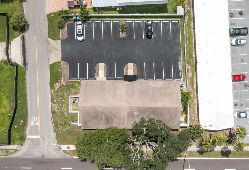More Photos Of 2501 S Tamiami Trl, Sarasota Office For Lease