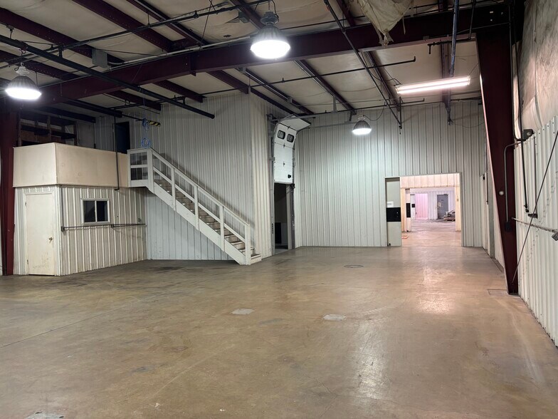 More Photos Of 1804 W 2nd St, Marion Manufacturing For Lease
