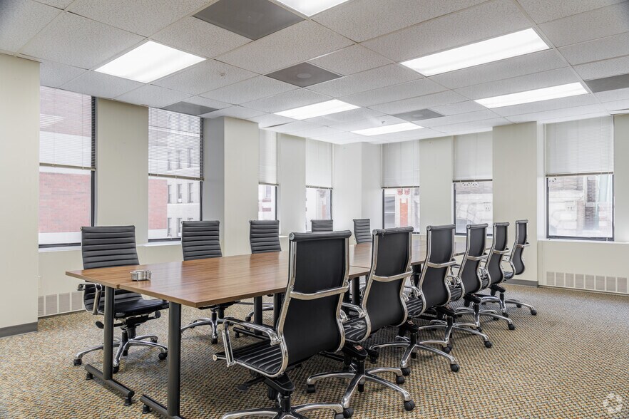 More Photos Of 201 N Charles St, Baltimore Office For Lease