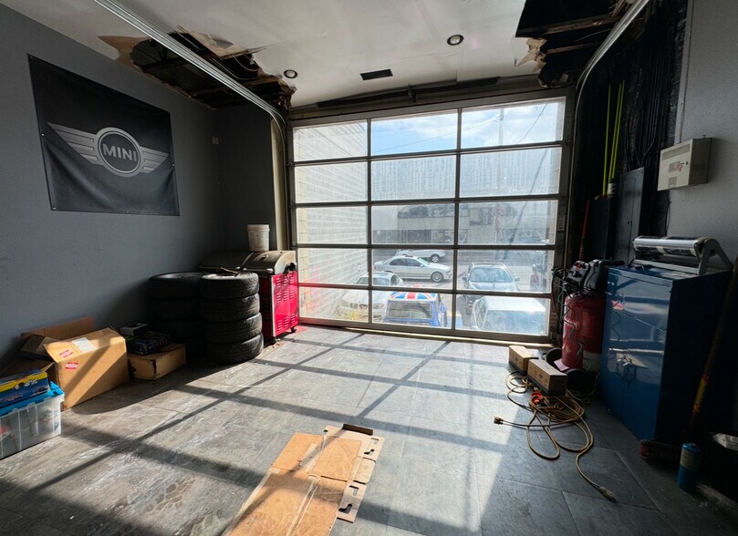 More Photos Of 1321 NW 17th Ave, Portland Service For Sale