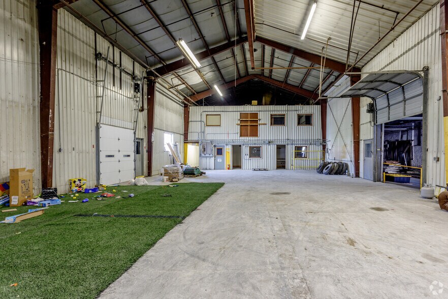 More Photos Of 512 S Main St, Carrollton Warehouse For Sale