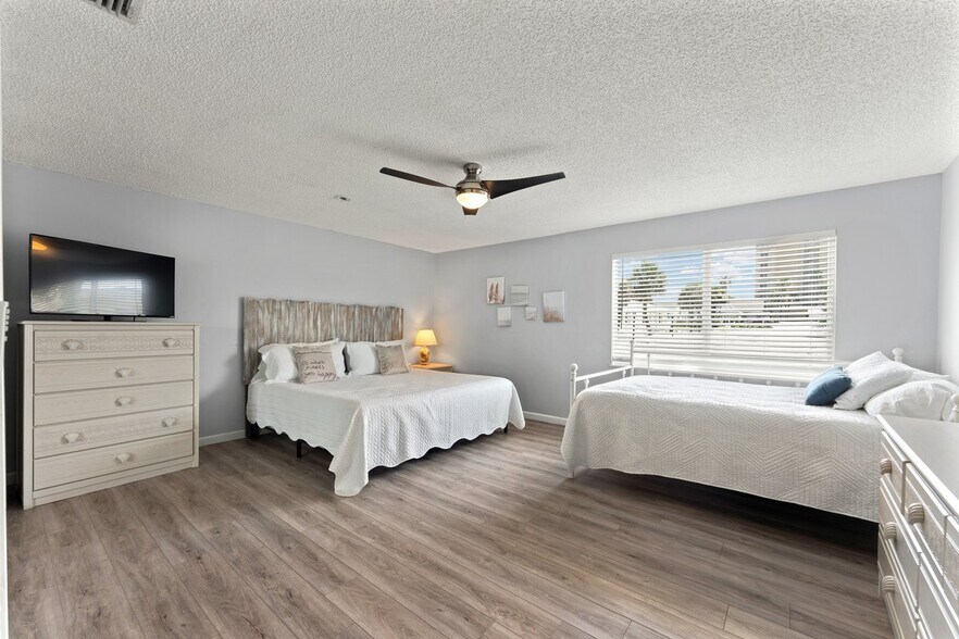 More Photos Of 1708 S Atlantic Ave, New Smyrna Beach Hotel For Sale