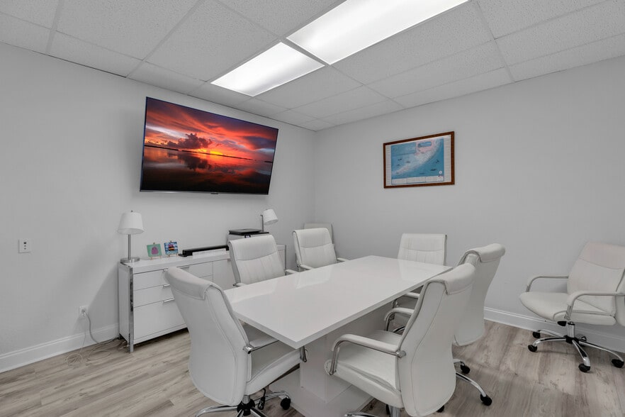 More Photos Of 3718 N Roosevelt Blvd, Key West Medical For Sale