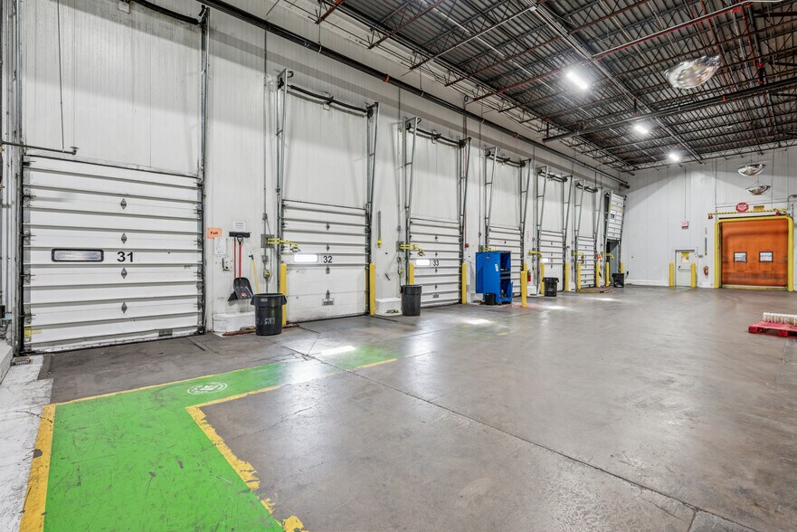 More Photos Of 7300 Santa Fe Dr, Hodgkins Distribution For Lease