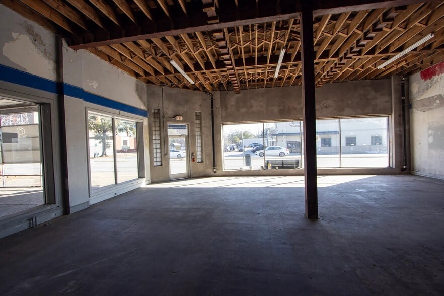 More Photos Of 1531 Taylor St, Columbia Auto Repair For Lease