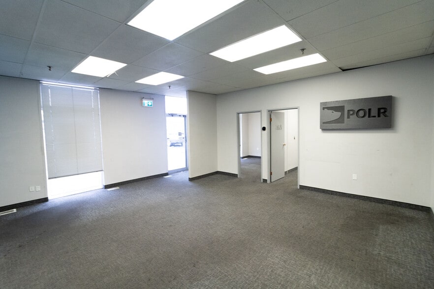 More Photos Of 7004-7042 30th St SE, Calgary Service For Lease