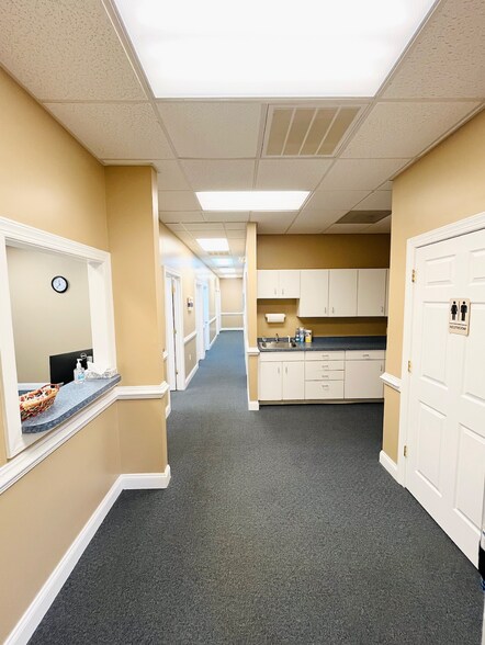 More Photos Of 172 Linden Dr, Winchester Office For Sale