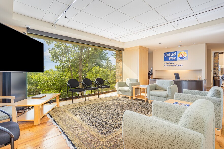 More Photos Of 1910 Harrington Dr, Lancaster Office For Sale