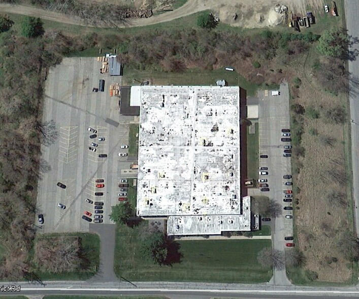 More Photos Of 80 Pickett District Rd, New Milford Manufacturing For Lease