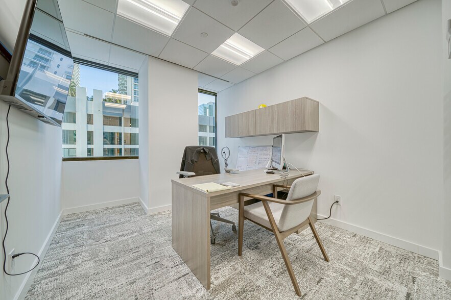More Photos Of 1200 Brickell Ave, Miami Office For Lease