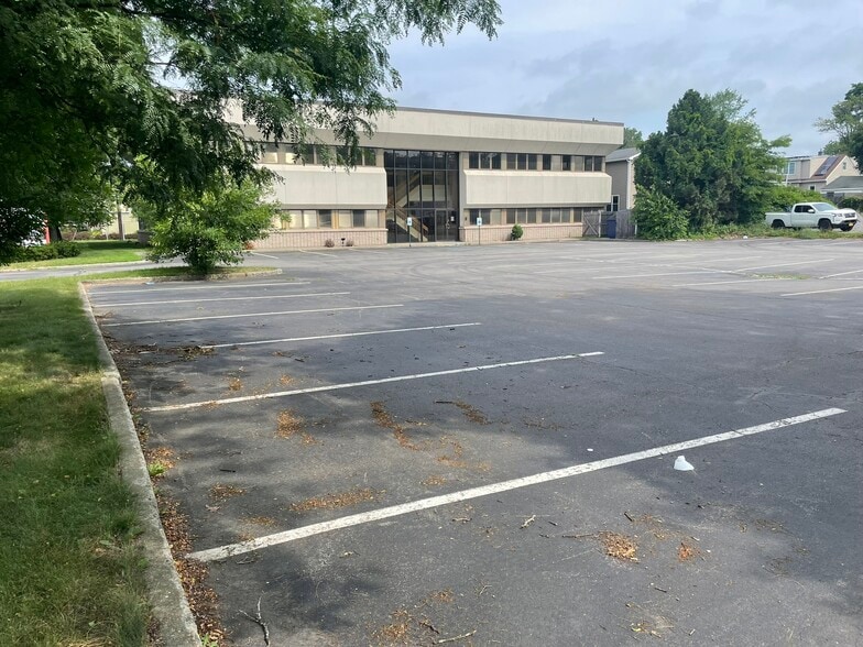 More Photos Of 1735 Central Ave, Albany Office For Sale