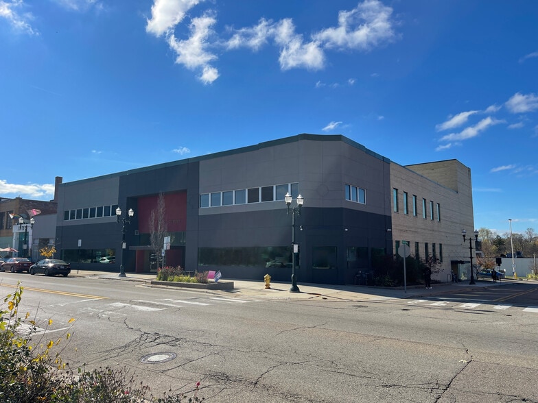 Primary Photo Of 91 N Saginaw St, Pontiac Office For Sale