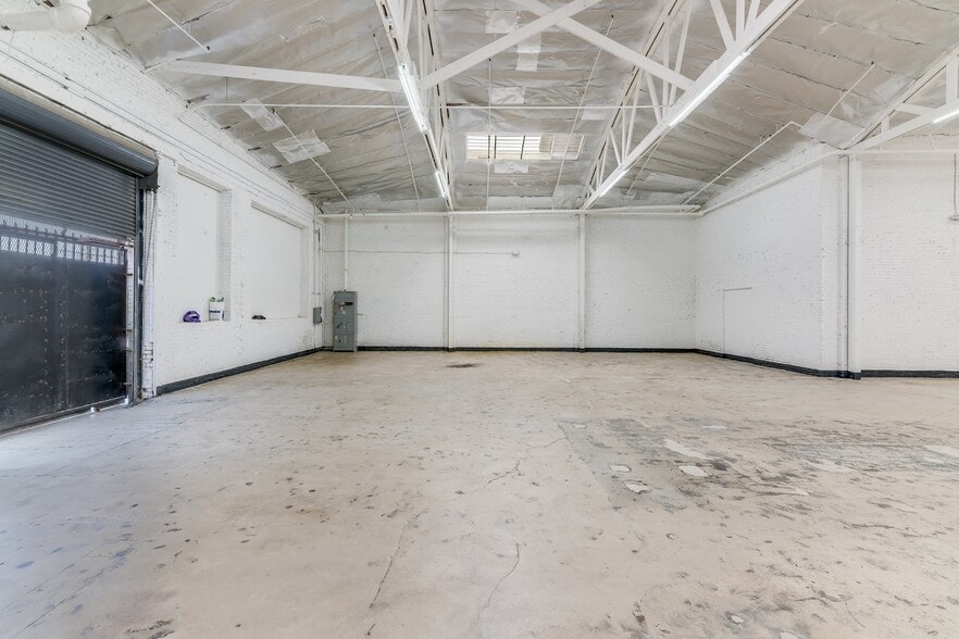 More Photos Of 2023-2043 S Santa Fe Ave, Los Angeles Unknown For Lease