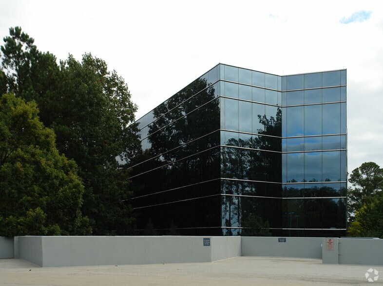 More Photos Of 100 Ashford Ctr N, Atlanta Office For Lease
