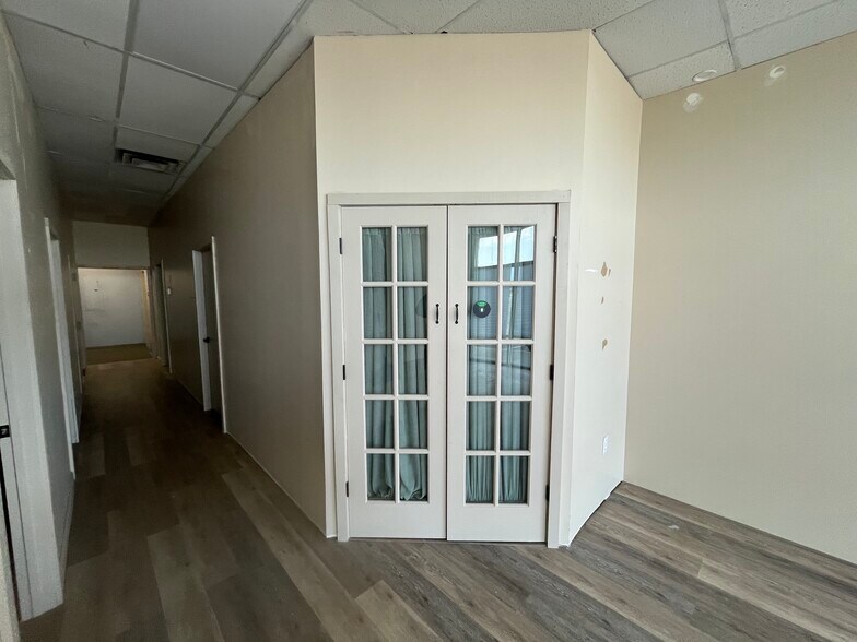 More Photos Of 330-350 Southbridge St, Mooresville Storefront For Lease
