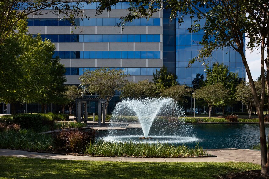 More Photos Of 585 N Dairy Ashford Rd, Houston Office For Lease