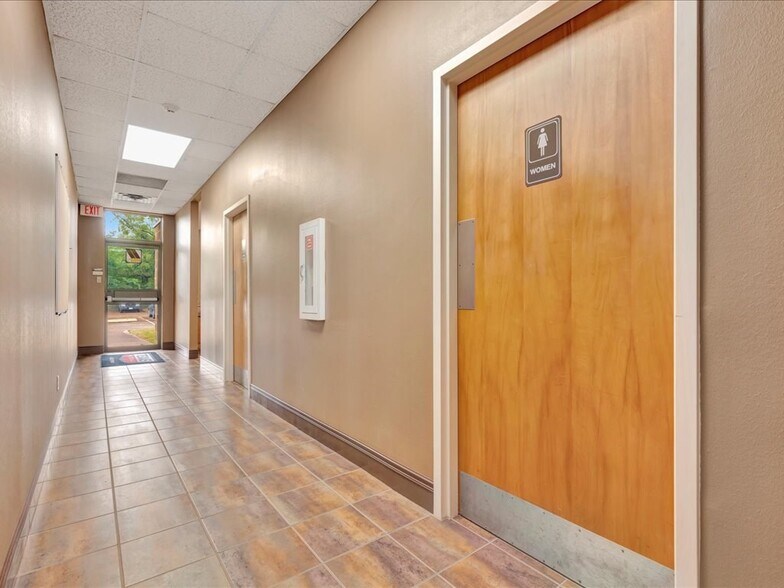 More Photos Of 204 E Burke Ave, Lufkin Office For Sale