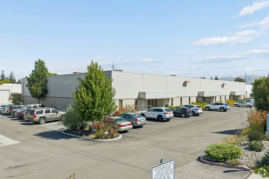 More Photos Of 53A Bonaventura Dr, San Jose Warehouse For Lease
