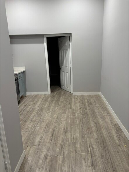 More Photos Of 1557 Mount Ephraim Ave, Camden Apartments For Sale