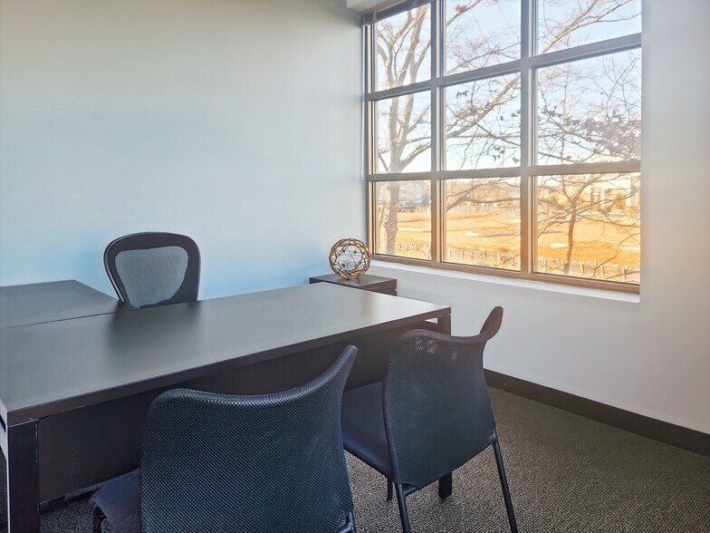 More Photos Of 320 W Lanier Ave, Fayetteville Office For Lease