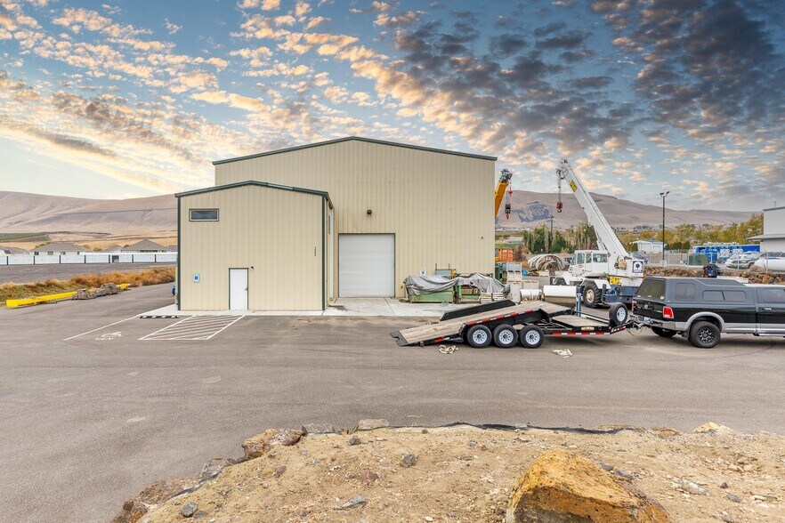 More Photos Of 1585 Dale Ave, Benton City Industrial For Lease