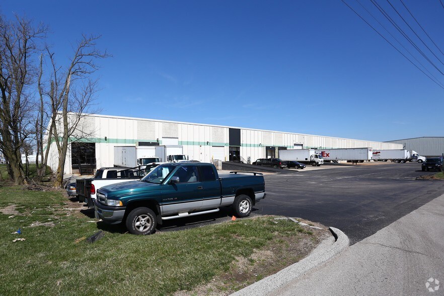 More Photos Of 8921-8957 Frost Ave, Saint Louis Distribution For Lease