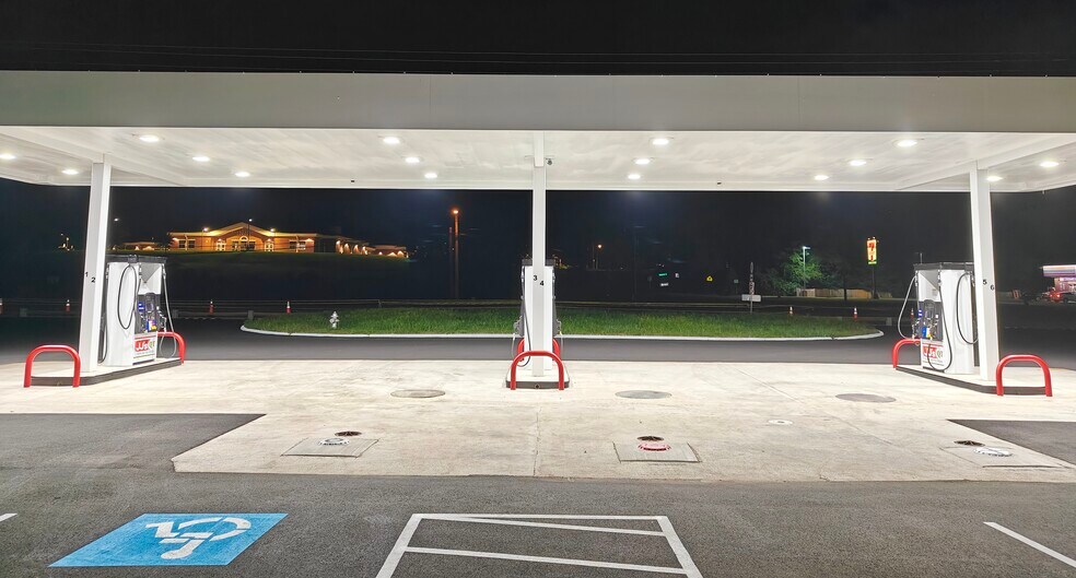 More Photos Of 2000 E Hundred Rd, Chester Convenience Store For Sale